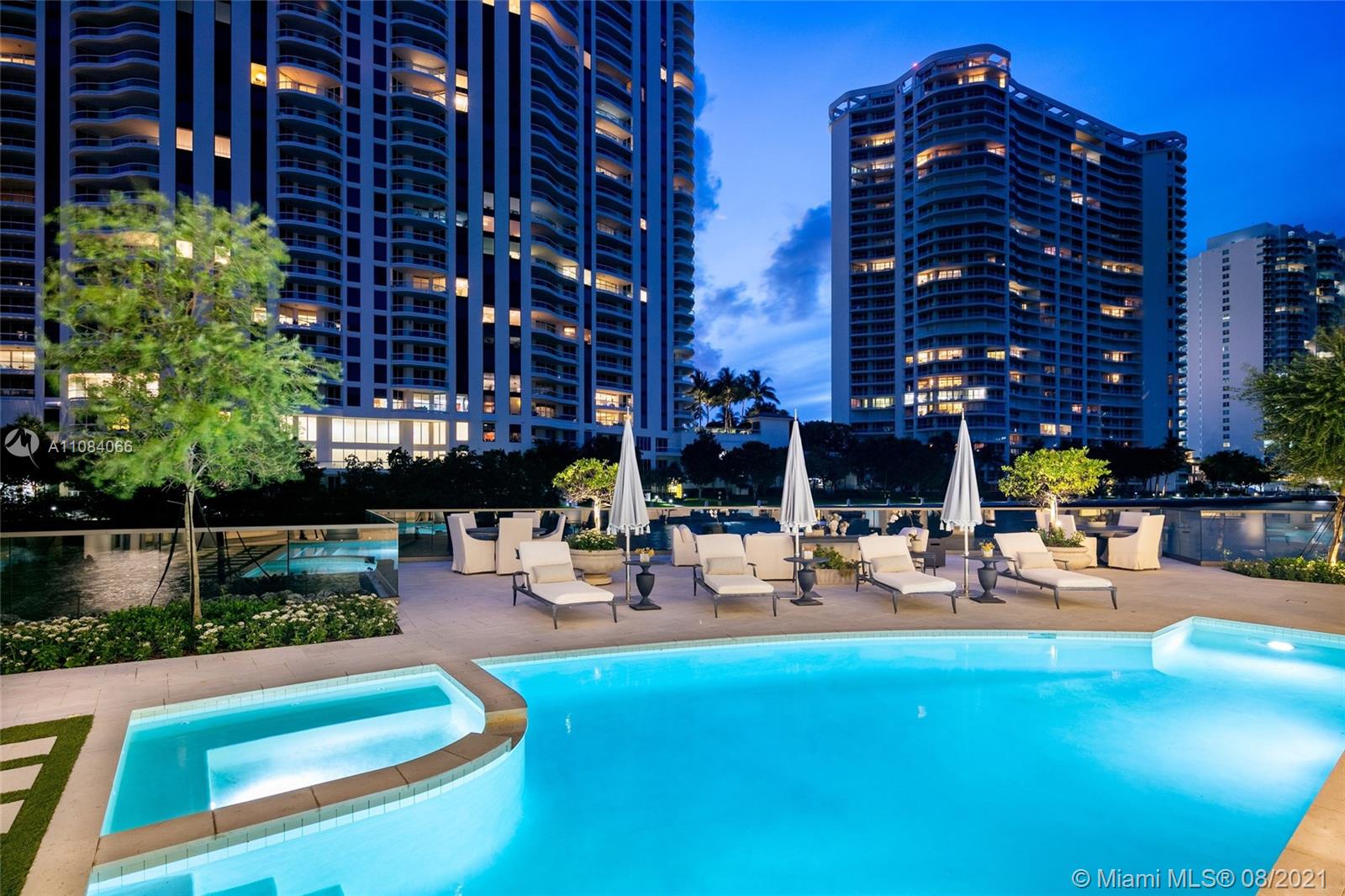ISLAND ESTATES - Residential