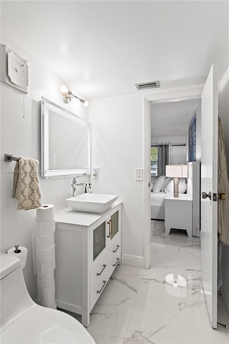 LAURELS AT MARGATE CONDO - Residential