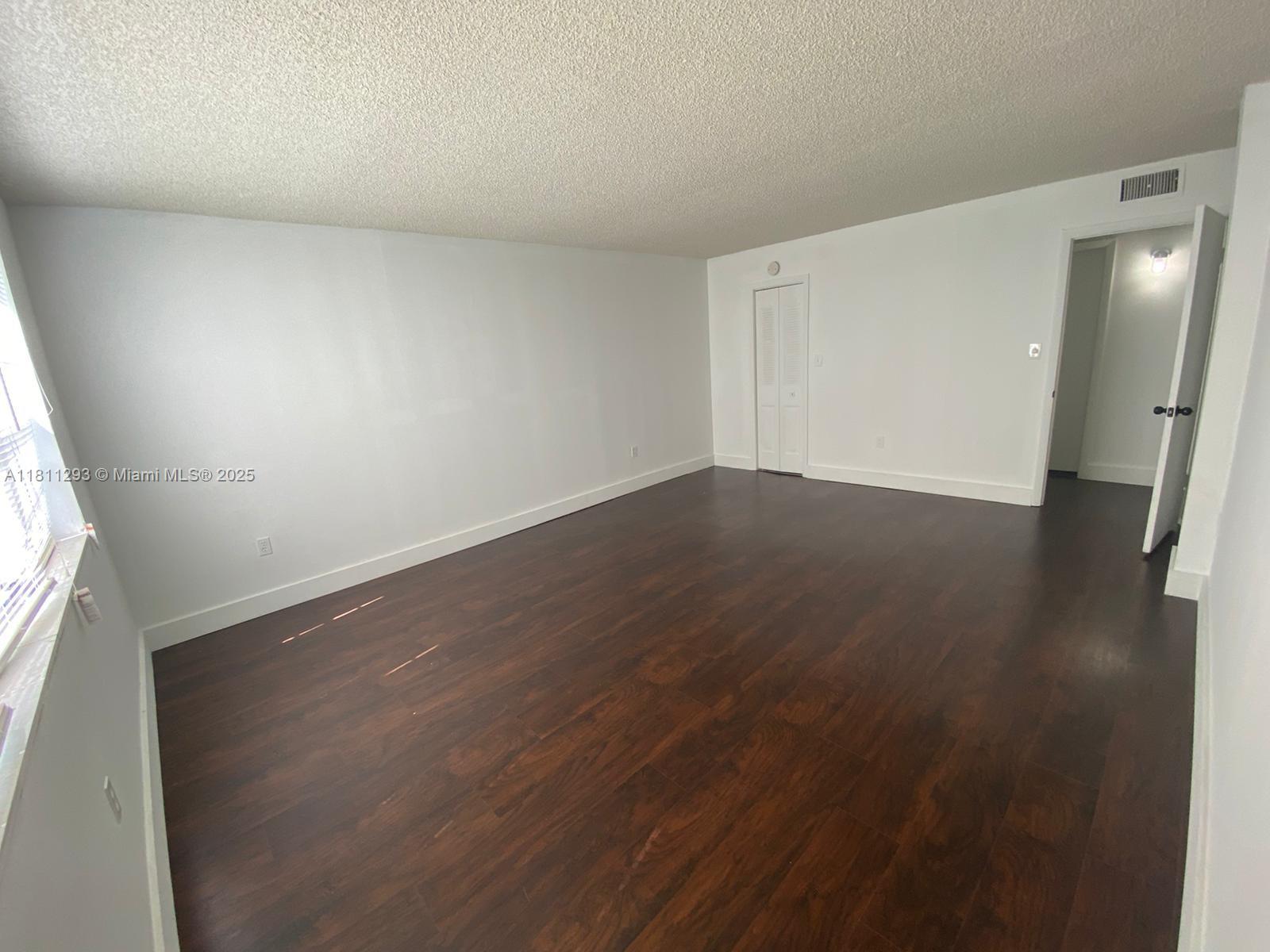 6960 Miami Gardens Dr 2-523