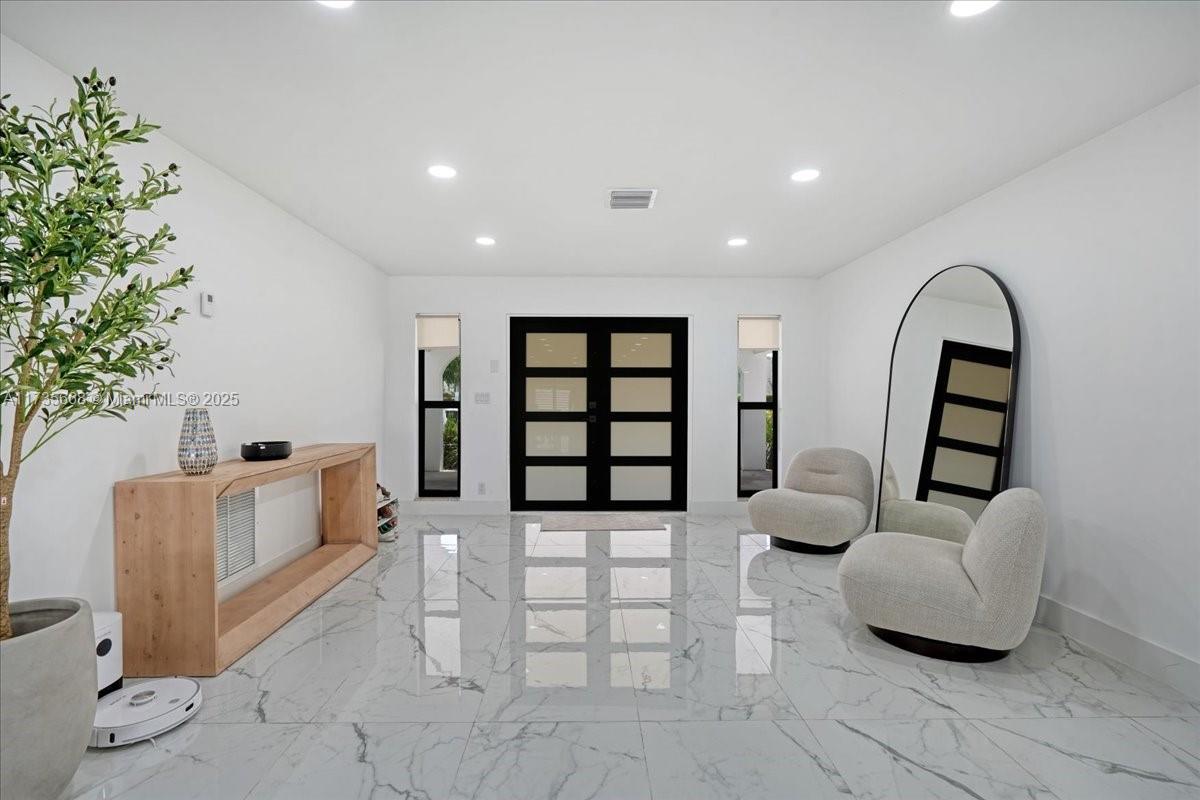 205 SE 3rd Ave
