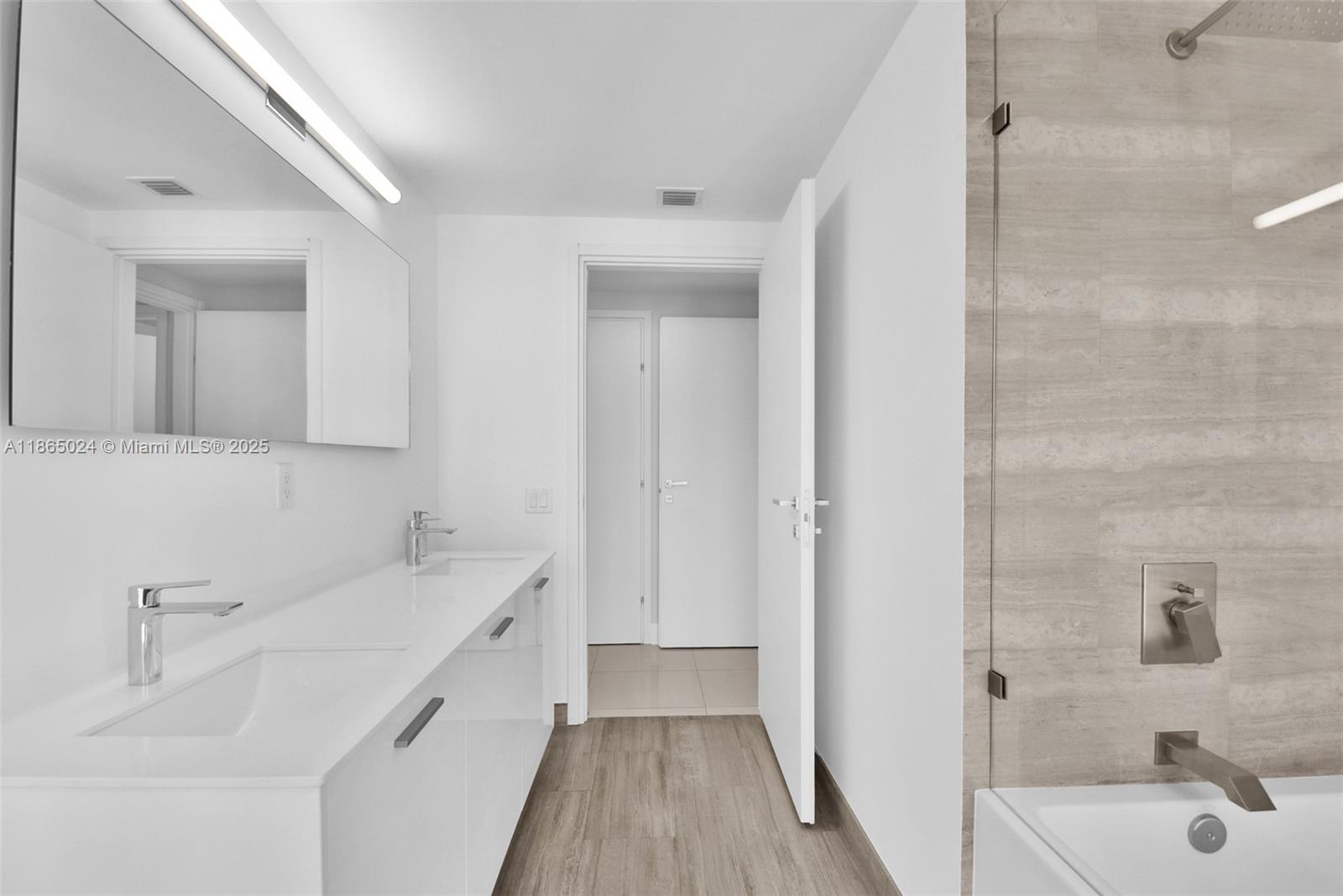 BRICKELLHOUSE CONDO - Residential Lease