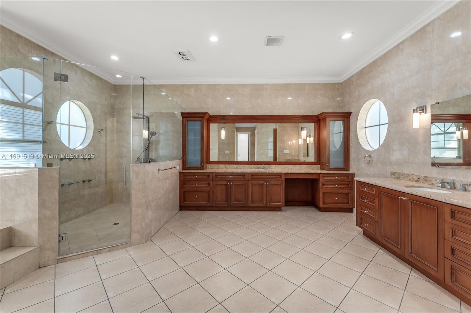 HI END GEN X ESTATE - Residential