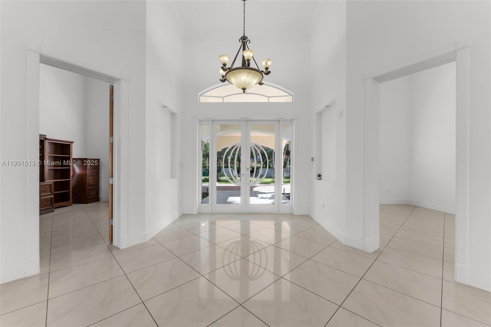 HI END GEN X ESTATE - Residential