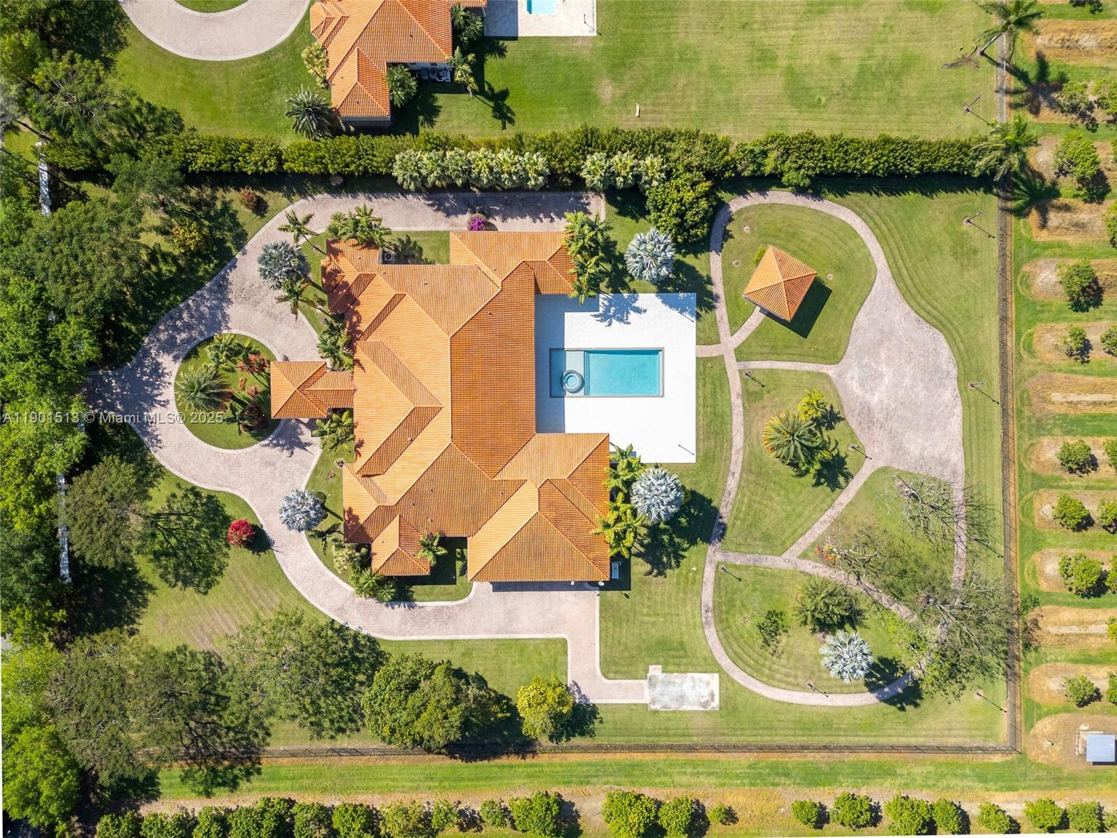 HI END GEN X ESTATE - Residential