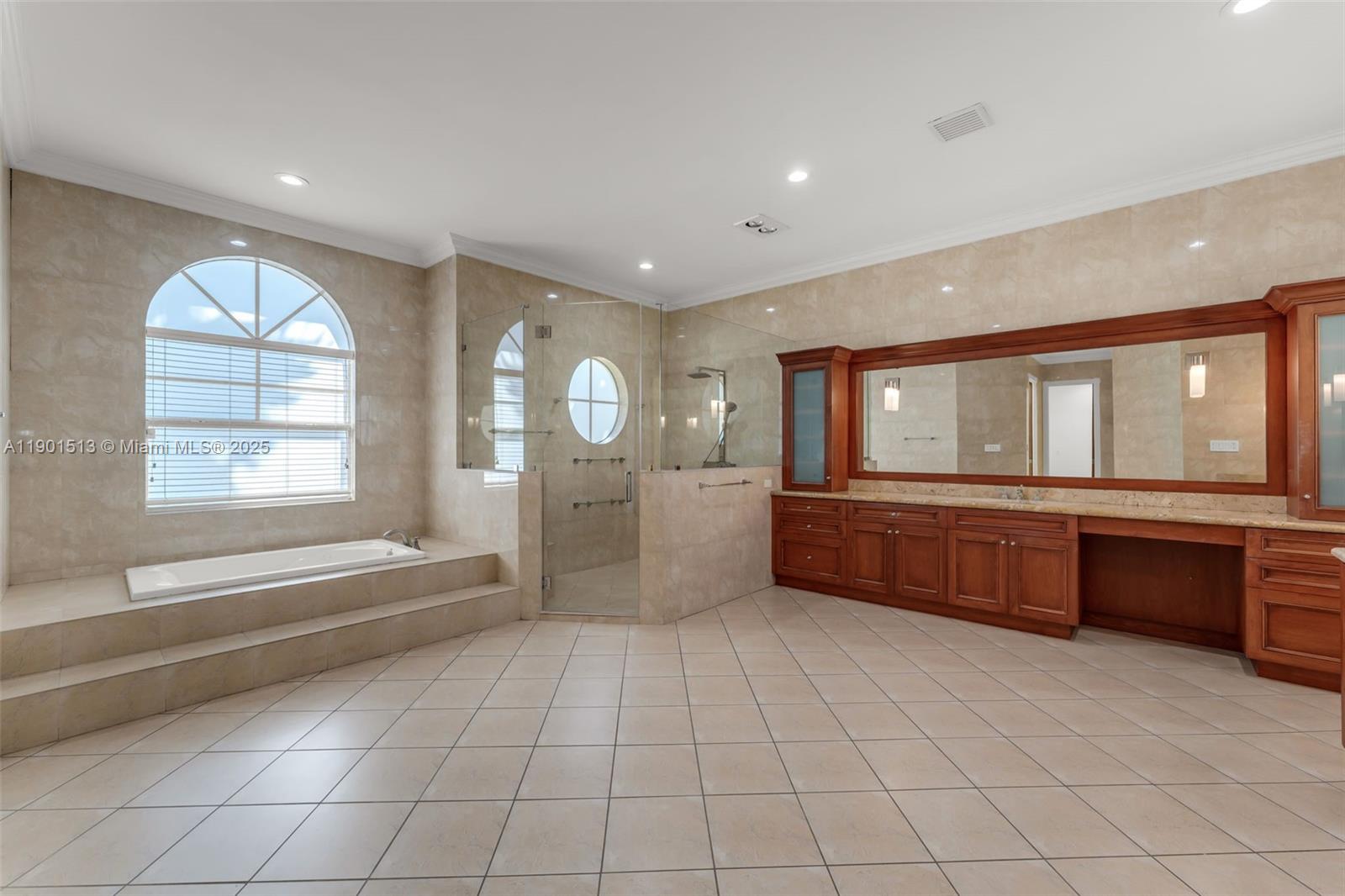 HI END GEN X ESTATE - Residential