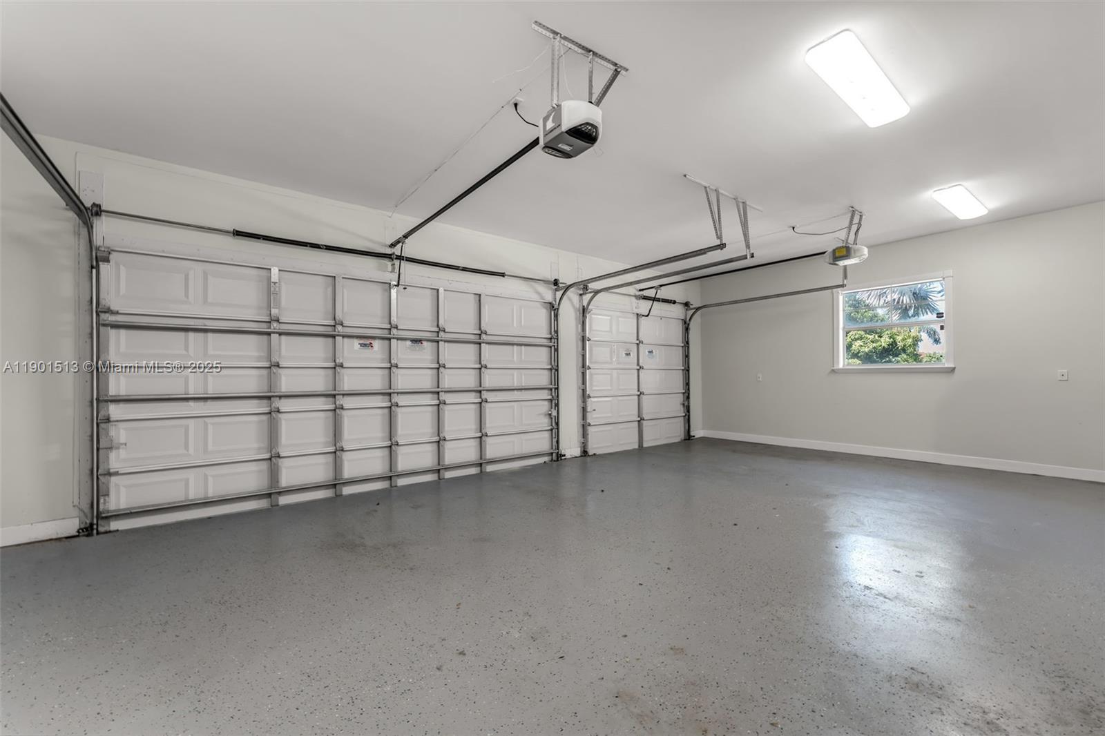 HI END GEN X ESTATE - Residential