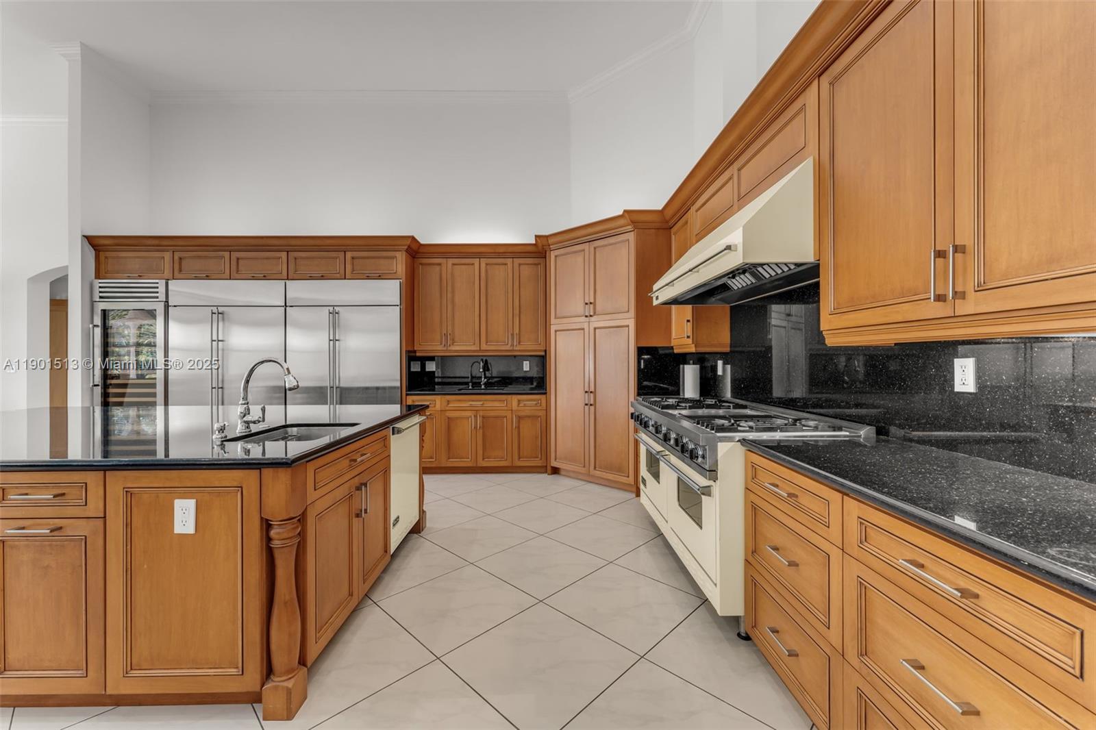 HI END GEN X ESTATE - Residential