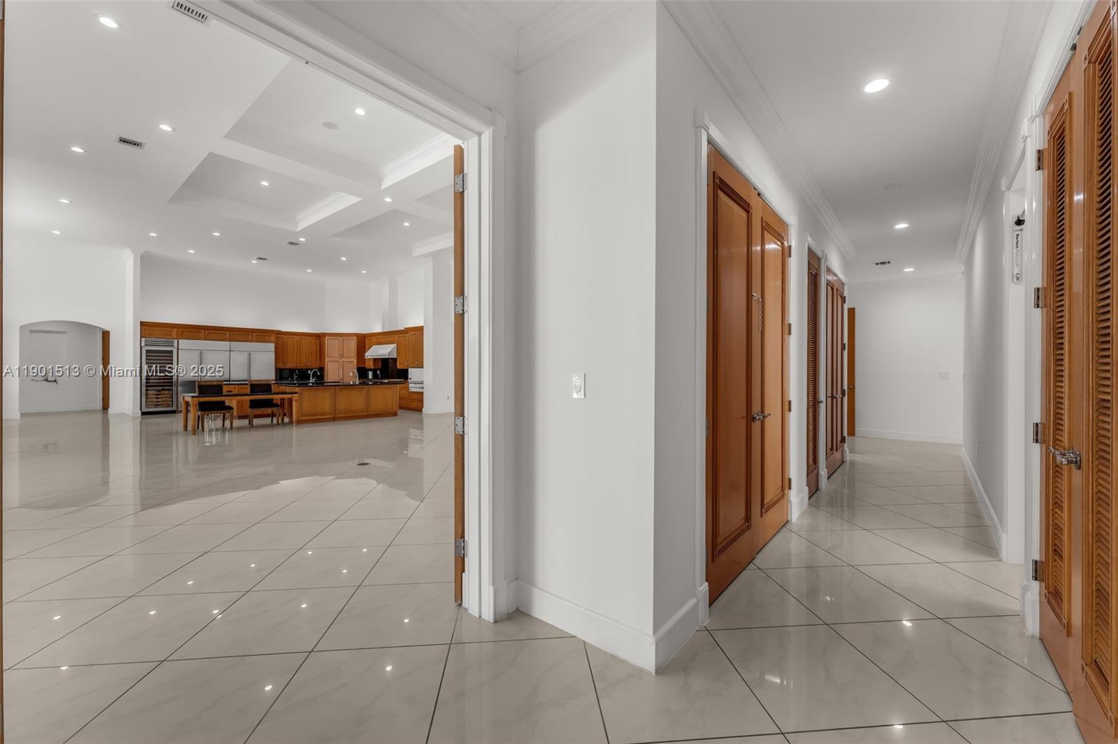 HI END GEN X ESTATE - Residential