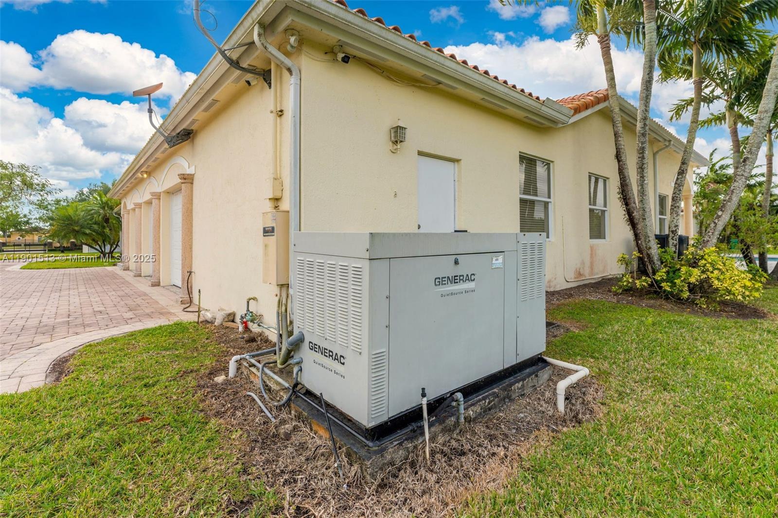 HI END GEN X ESTATE - Residential