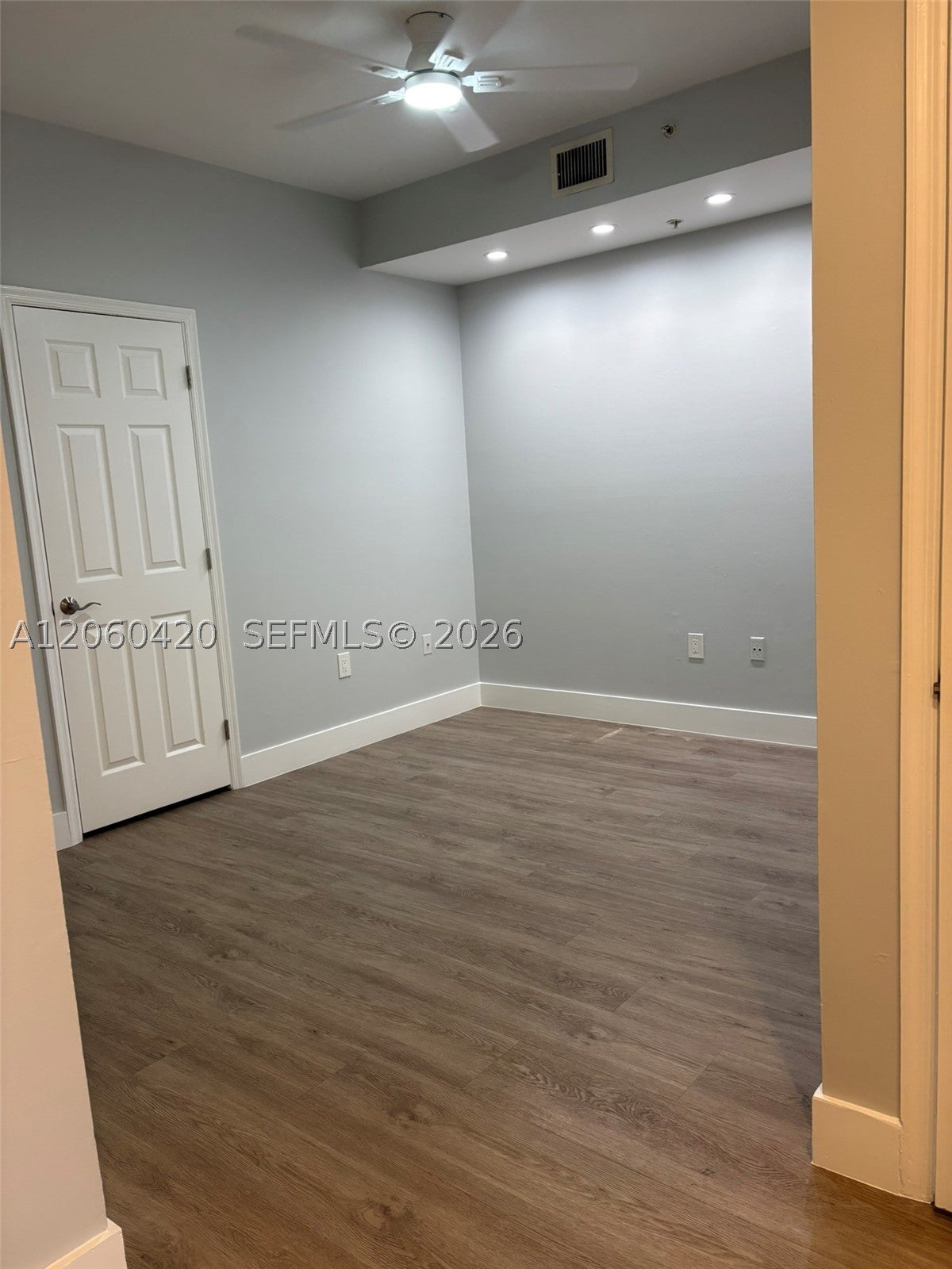 2100 Greenview Shores Blvd 513
