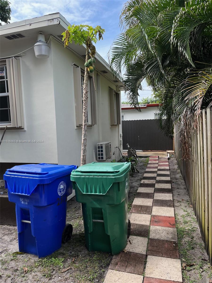 GRAPELAND - Residential Lease