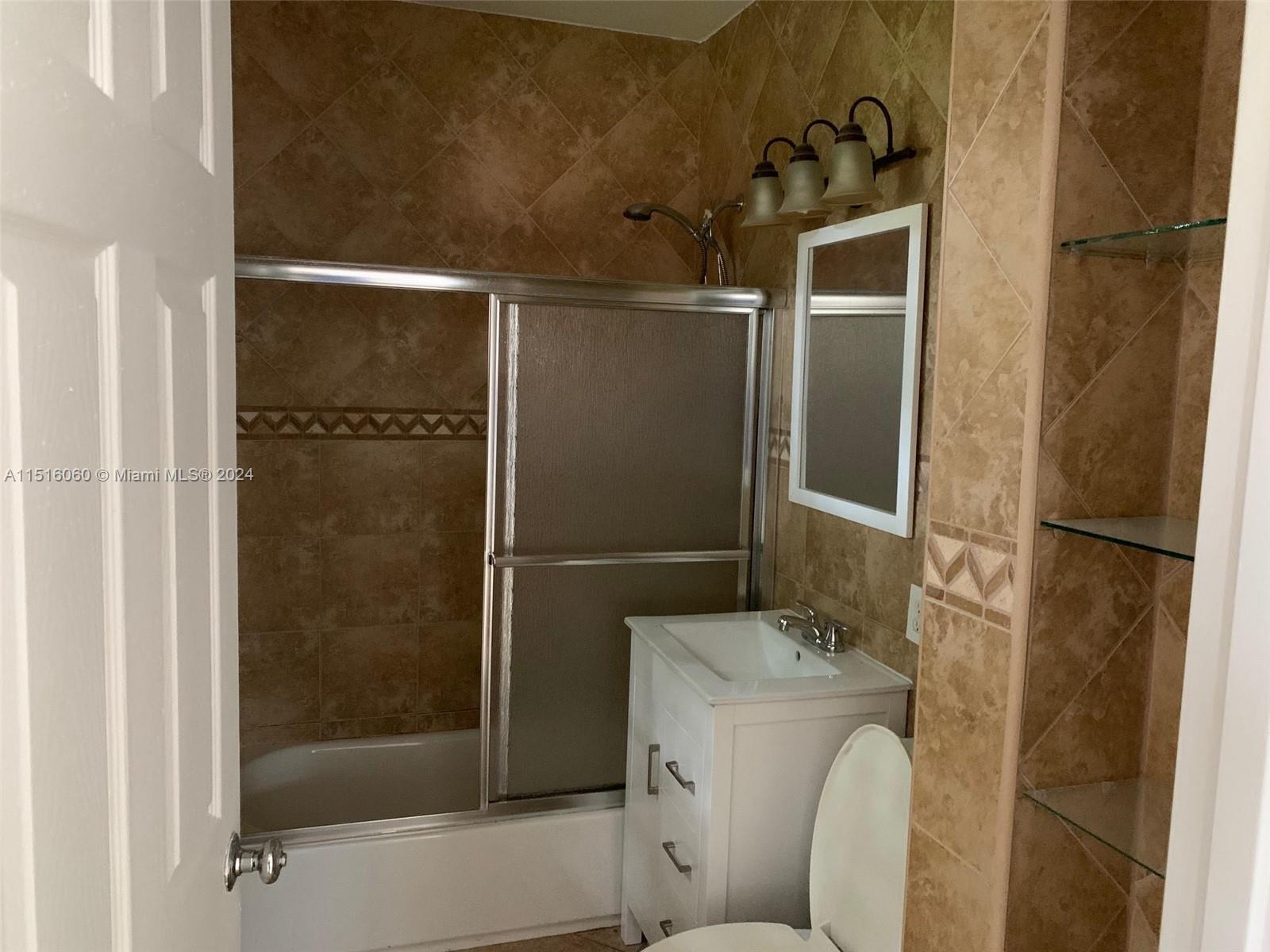 GRAPELAND - Residential Lease