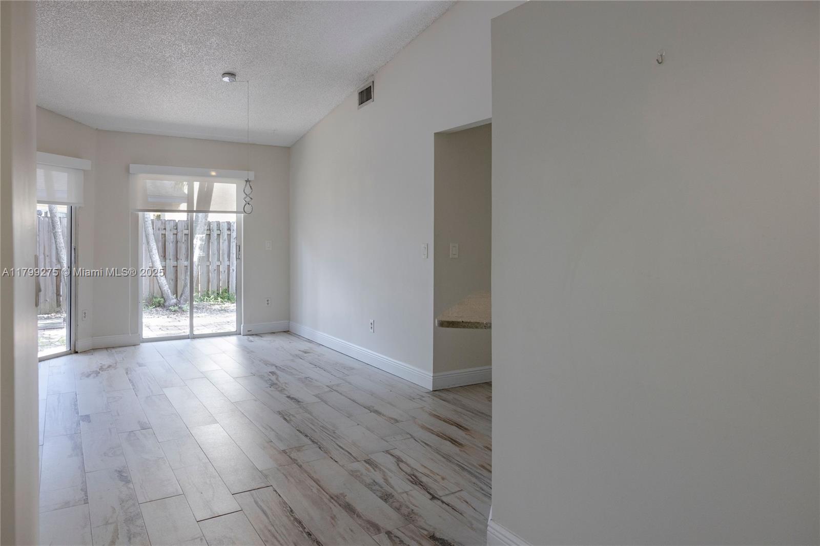 DORAL LAKES - Residential