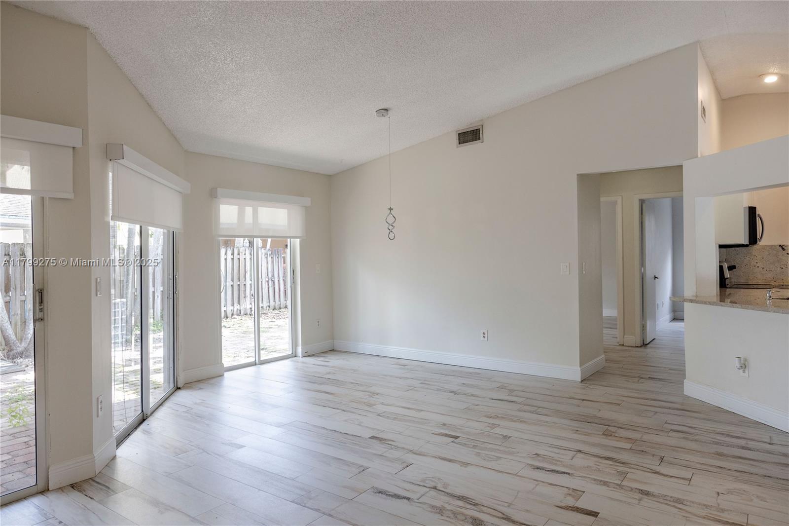 DORAL LAKES - Residential