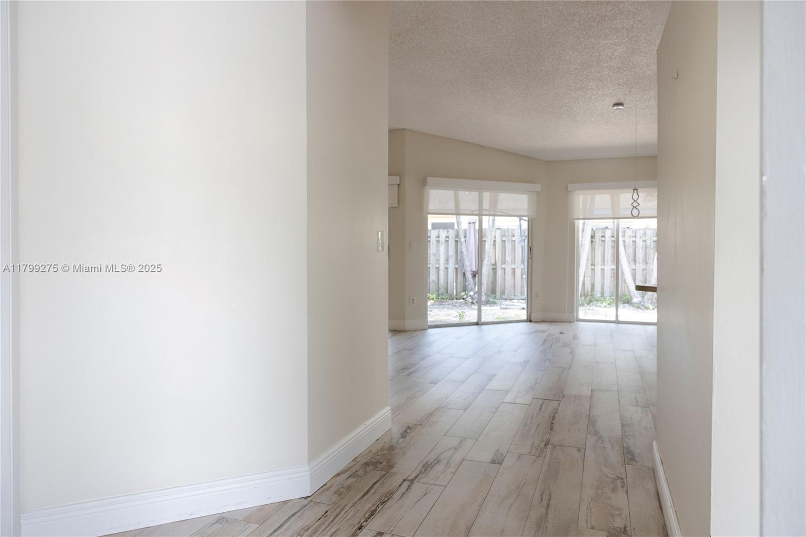 DORAL LAKES - Residential