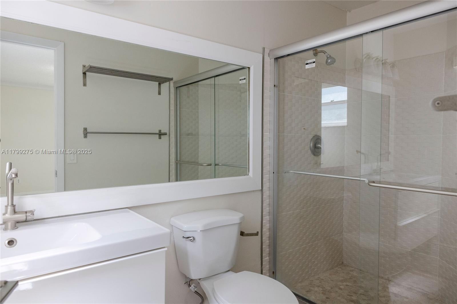 DORAL LAKES - Residential