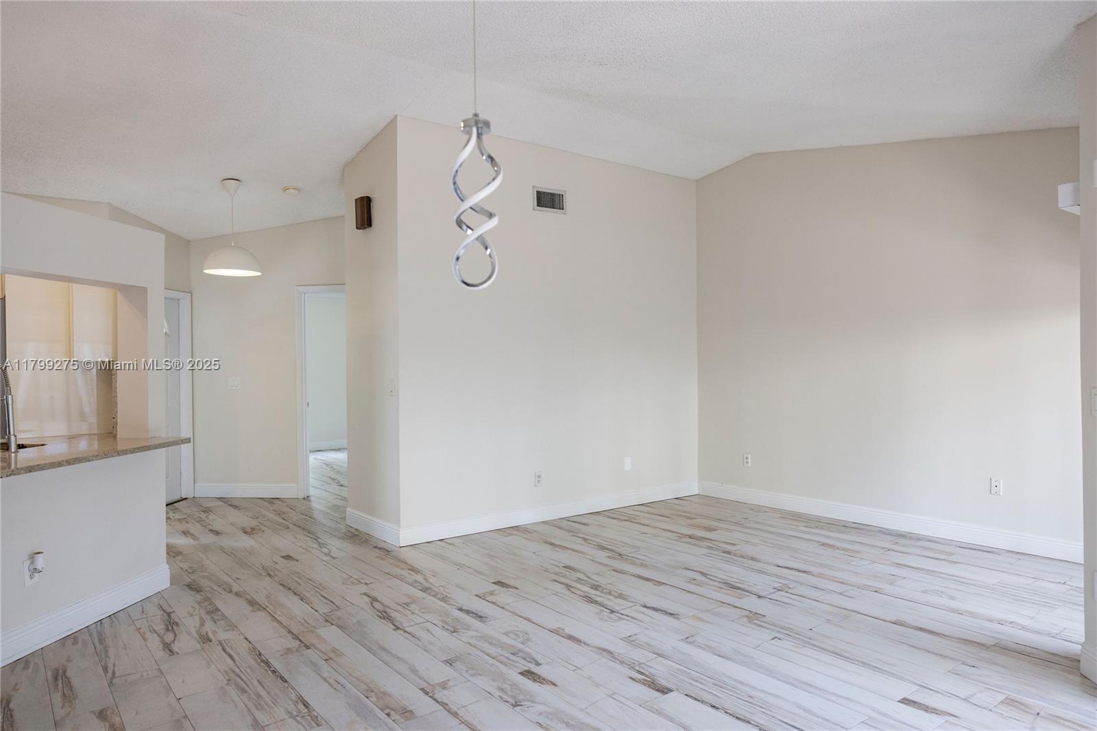 DORAL LAKES - Residential