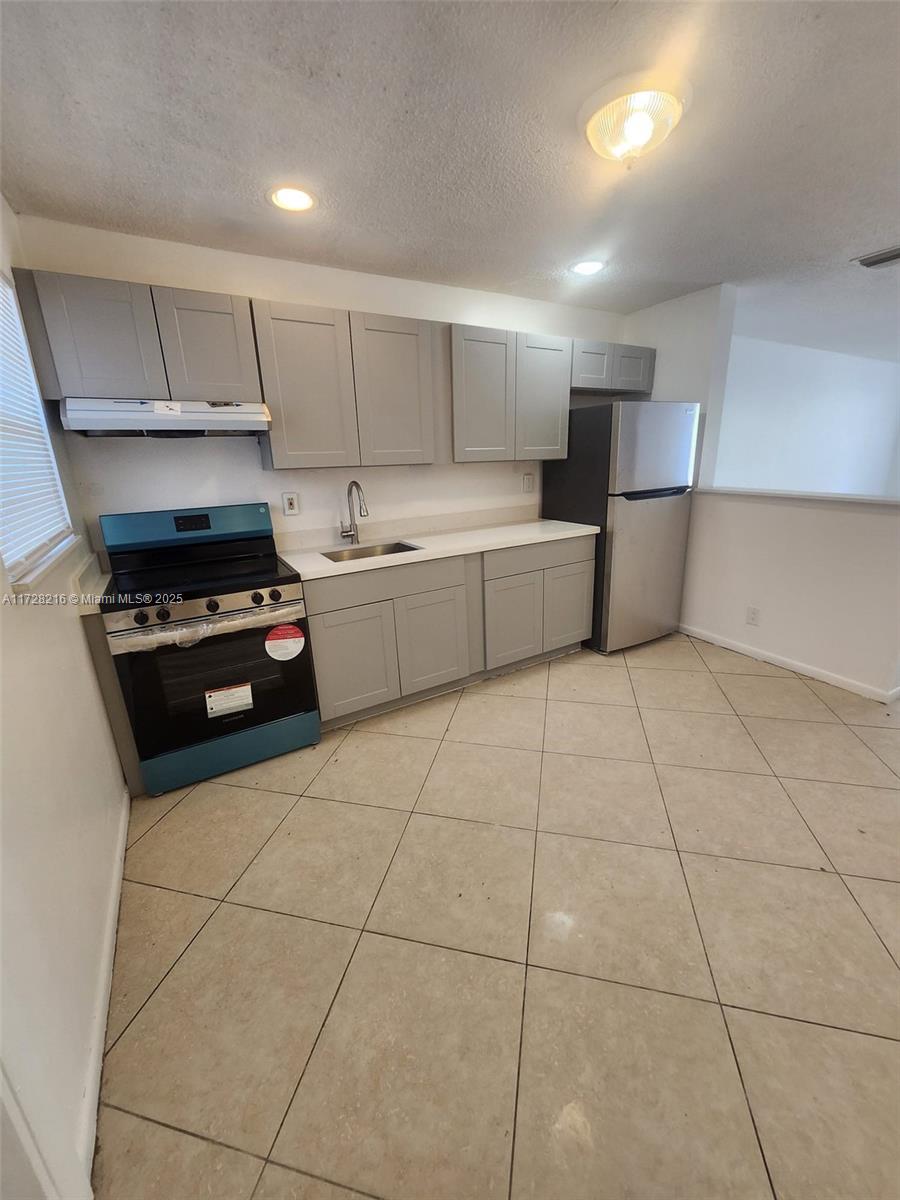 FRESHWATER 11TH & 12TH AV - Residential Lease