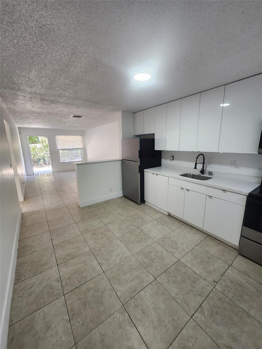 FRESHWATER 11TH & 12TH AV - Residential Lease