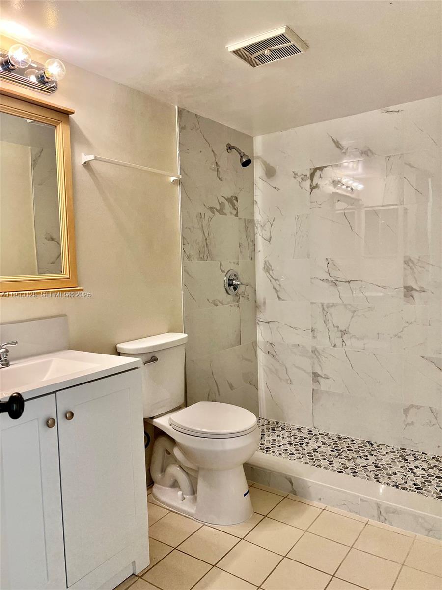 NAPOLI GARDENS AT CORAL SP - Residential Lease