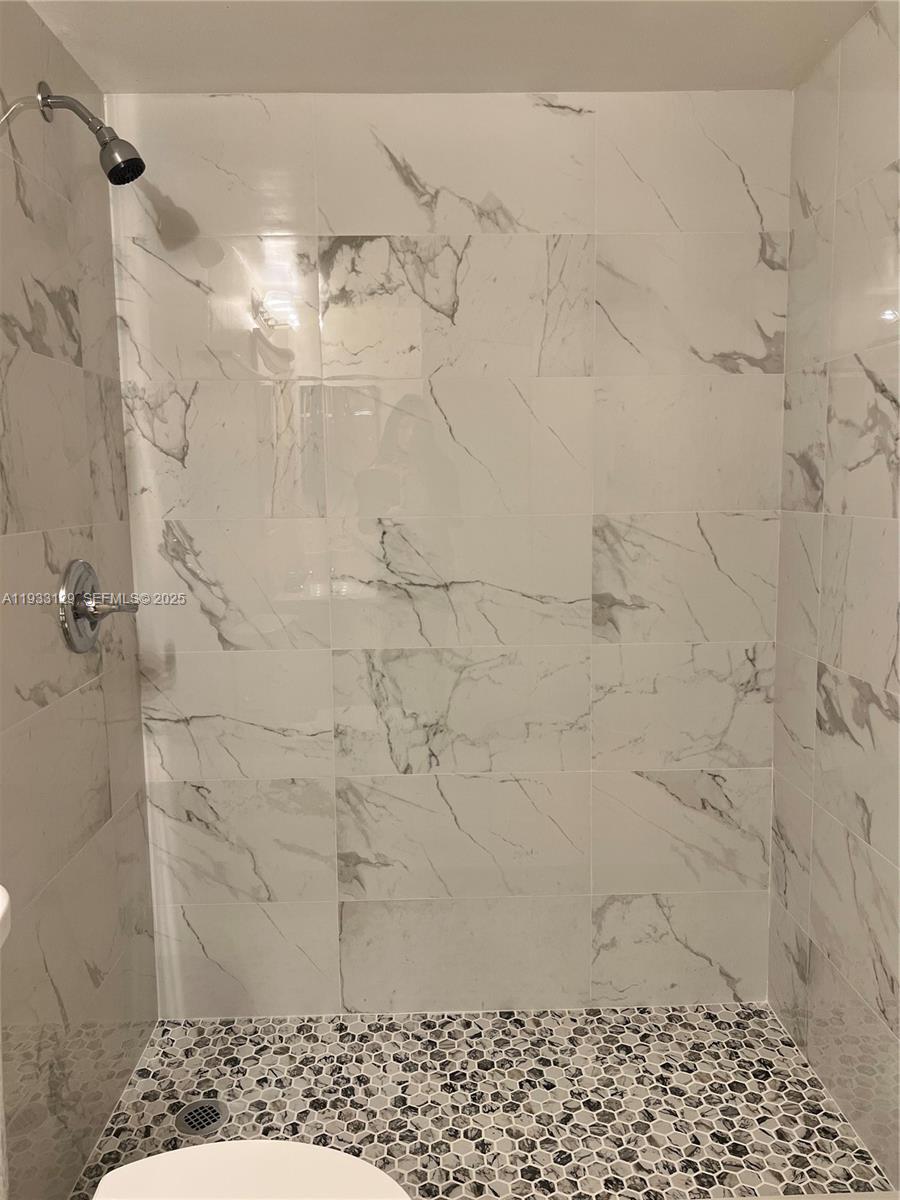 NAPOLI GARDENS AT CORAL SP - Residential Lease