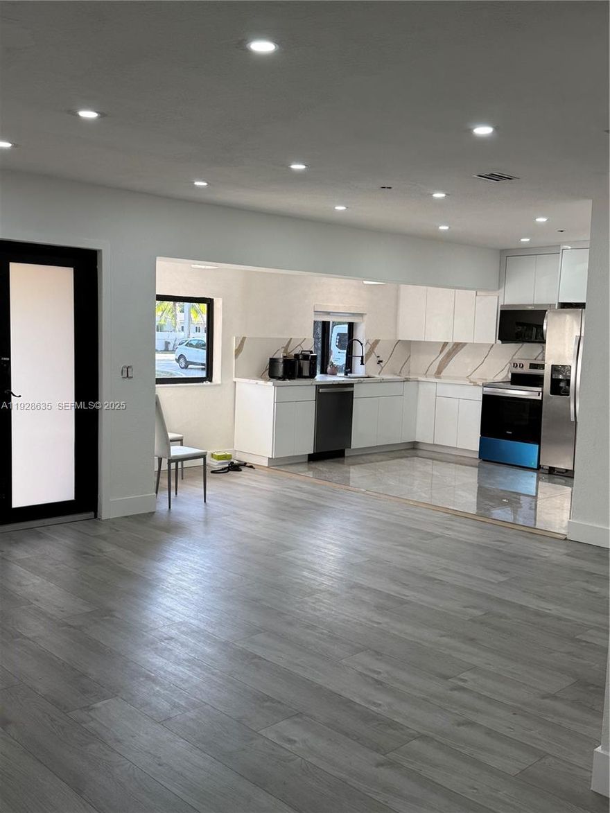 AMAZING LOCATION.  ONE OF A KINDS, EVERYTHINGS RENOVATED.  MUST SEE. 3/2 WITH A LOT OF SPACE IN AND OUT THE HOUSE.  STANLEY STEAL EQUIPMENTS.