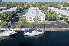 BAY COLONY CLUB CONDO - Residential Lease