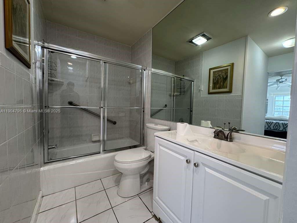 BAY COLONY CLUB CONDO - Residential Lease