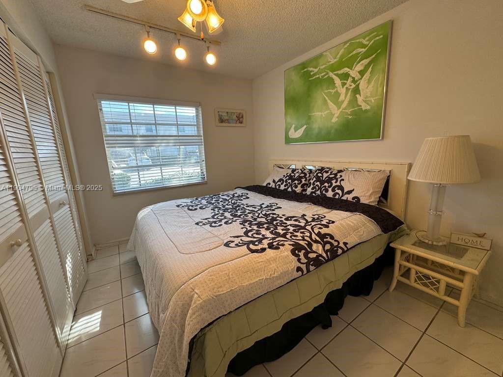 BAY COLONY CLUB CONDO - Residential Lease