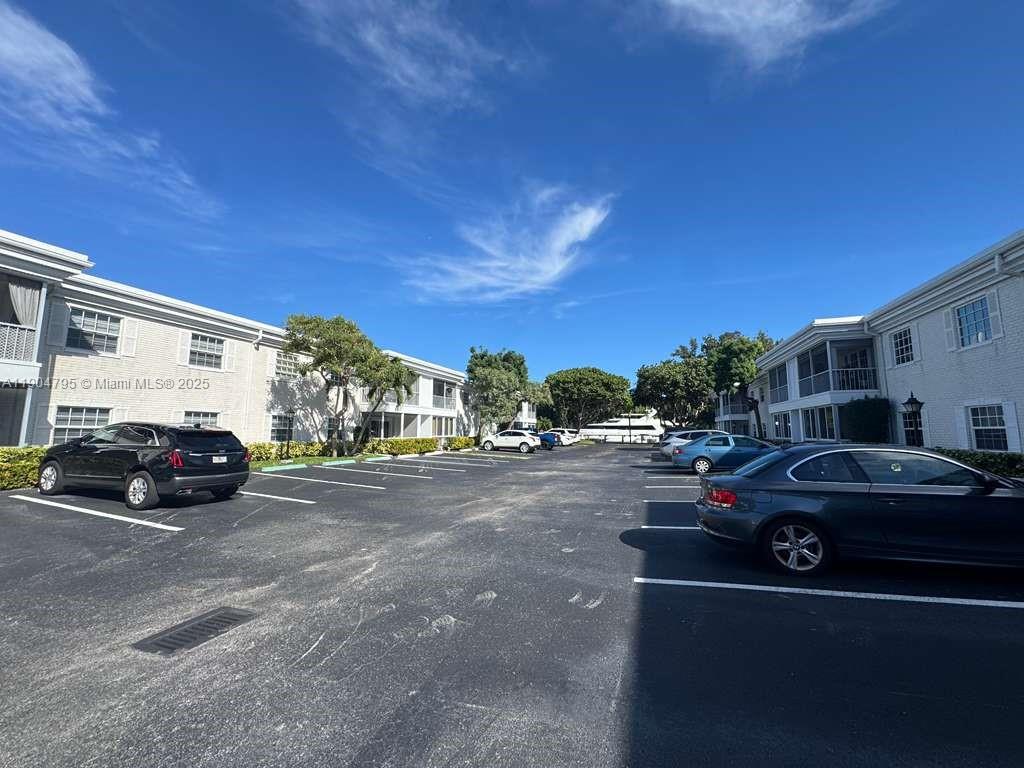 BAY COLONY CLUB CONDO - Residential Lease