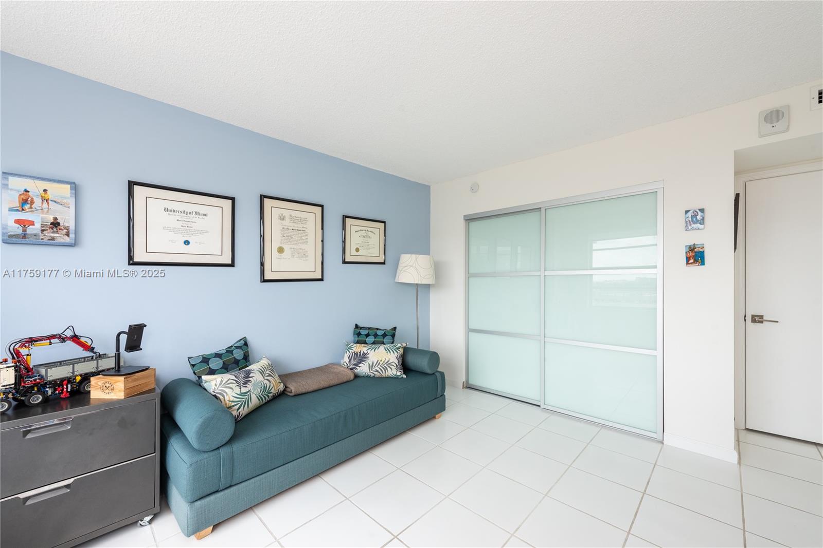 COMMODORE CLUB WEST CONDO - Residential