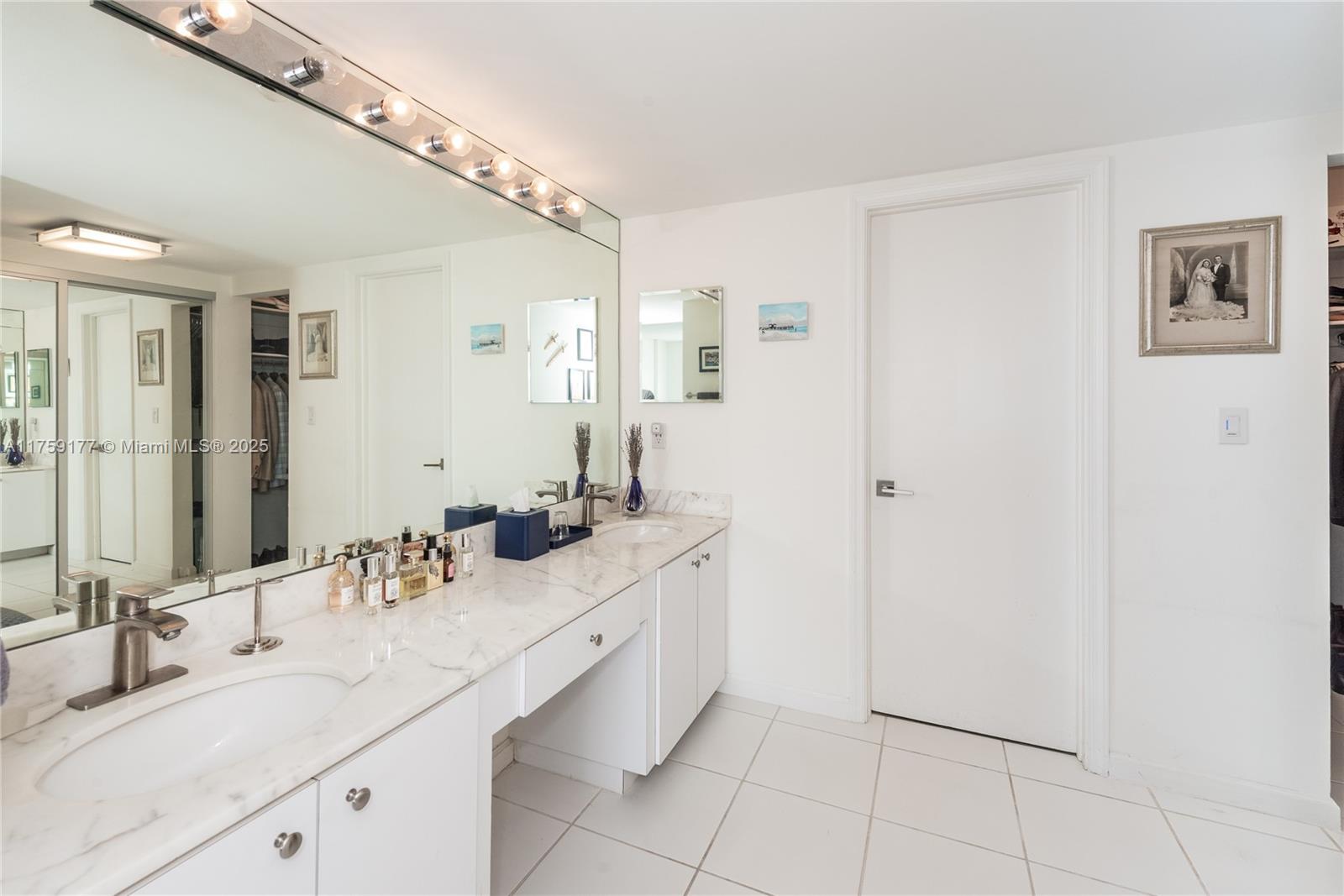 COMMODORE CLUB WEST CONDO - Residential