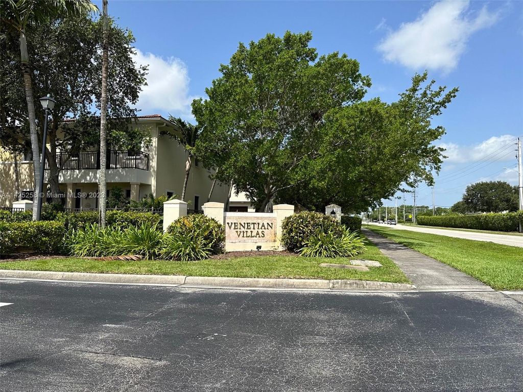 Photo of 2511 Venetian Ct #1, Boynton Beach, FL 33426 (MLS # A11425258)