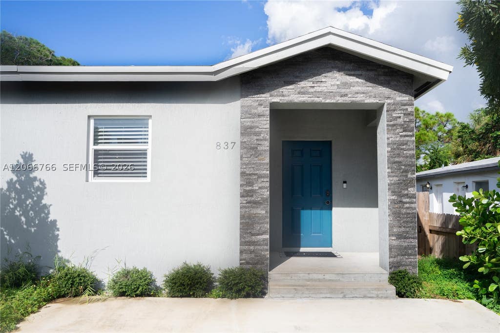 Photo of 837 NW 14th Way, Fort Lauderdale, FL 33311 (MLS # A12066766)
