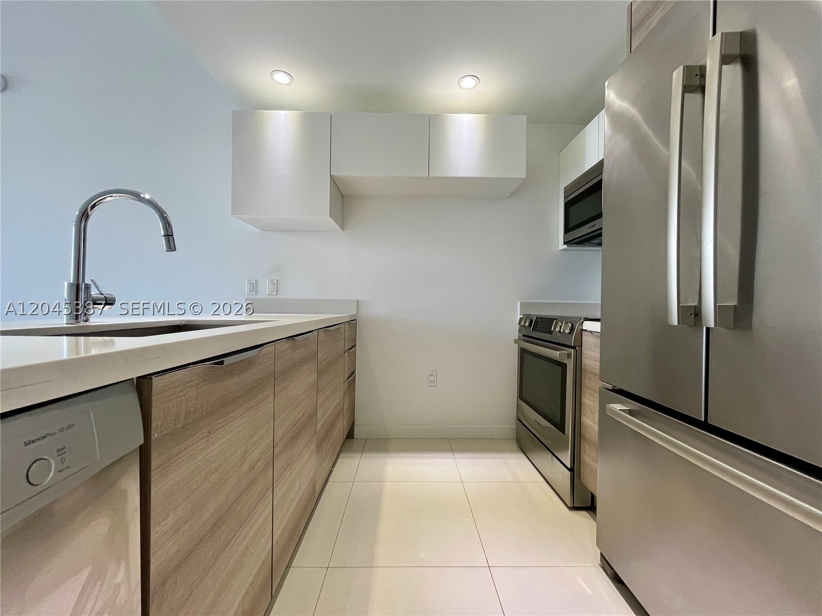 9940 W Bay Harbor Dr 3B-N