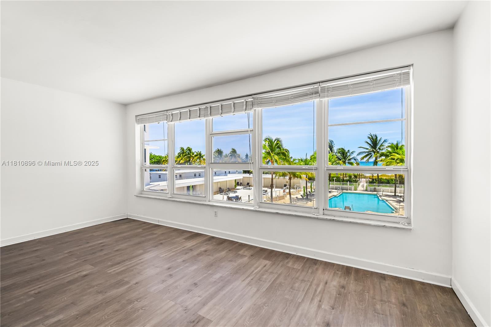 THE EXECUTIVE CONDO - Residential Lease
