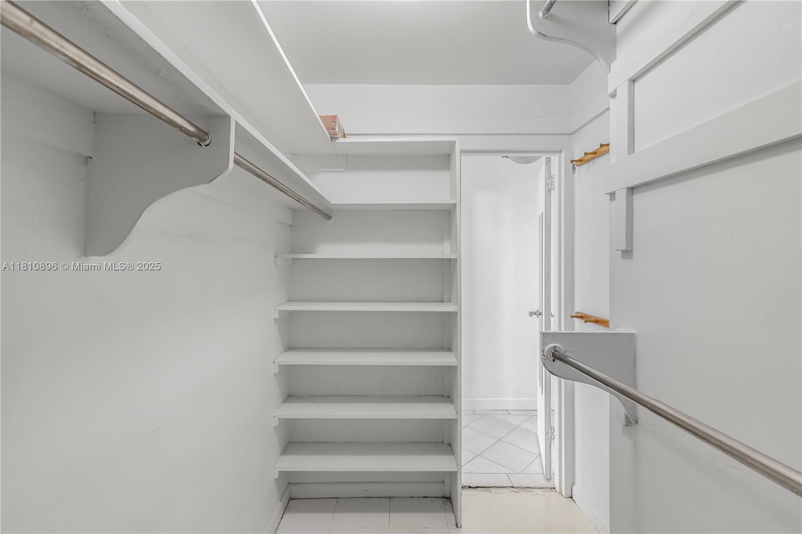 THE EXECUTIVE CONDO - Residential Lease