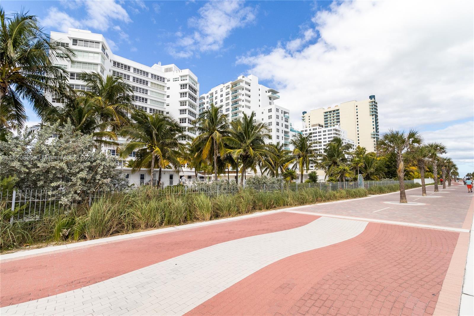 THE EXECUTIVE CONDO - Residential Lease