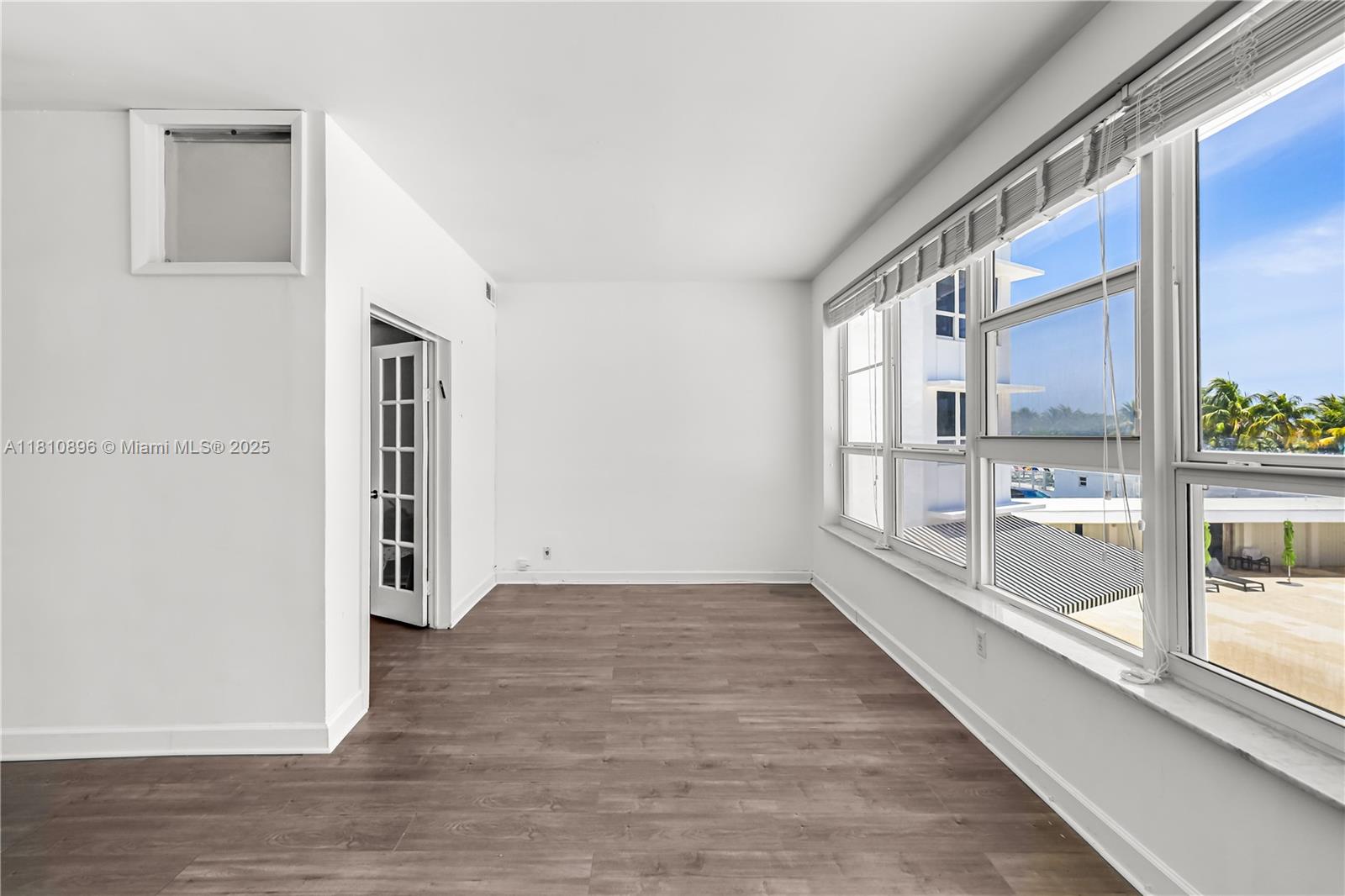 THE EXECUTIVE CONDO - Residential Lease