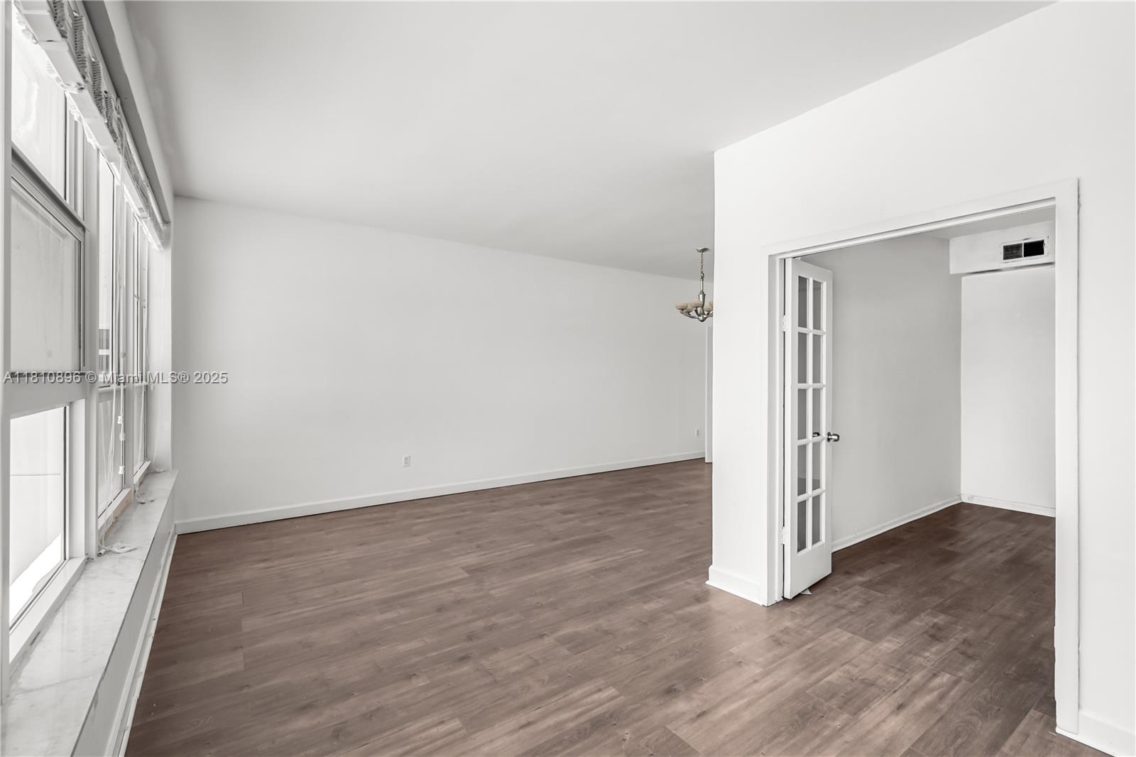 THE EXECUTIVE CONDO - Residential Lease