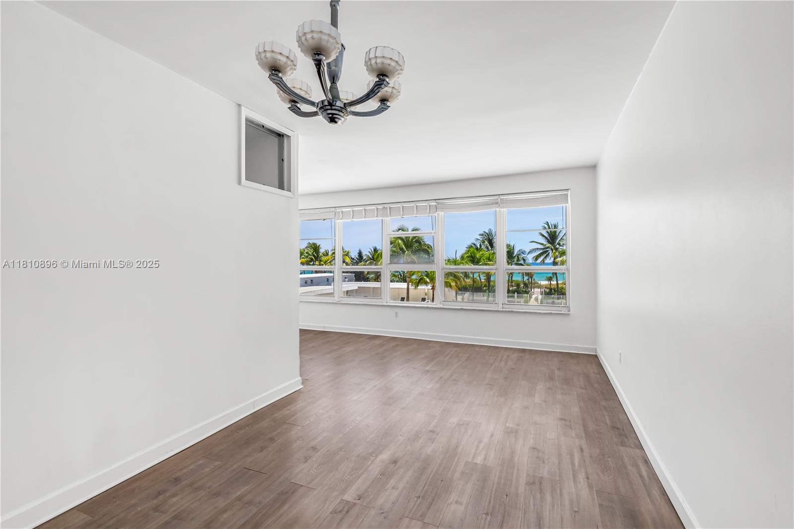 THE EXECUTIVE CONDO - Residential Lease