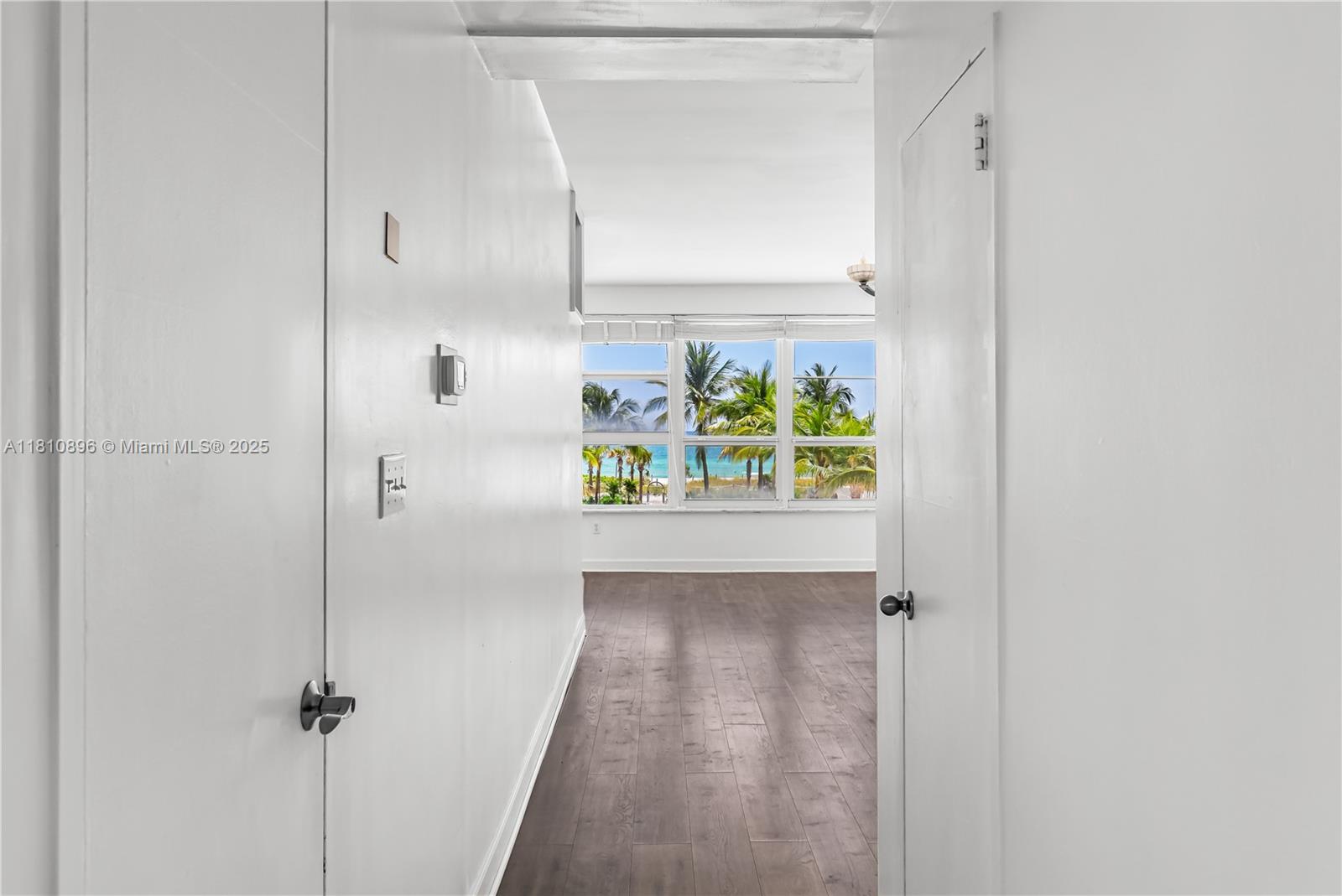 THE EXECUTIVE CONDO - Residential Lease