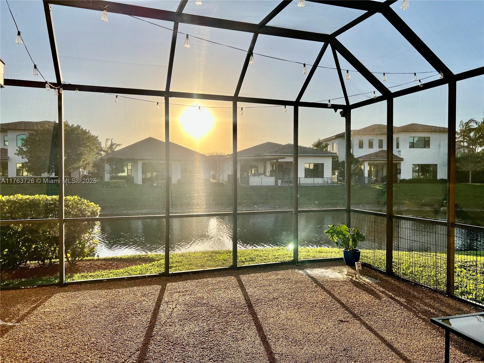 Rental Property at 1018 Sw 113th Ter 117, Pembroke Pines, Miami-Dade County, Florida - Bedrooms: 2 
Bathrooms: 3  - $3,000 MO.