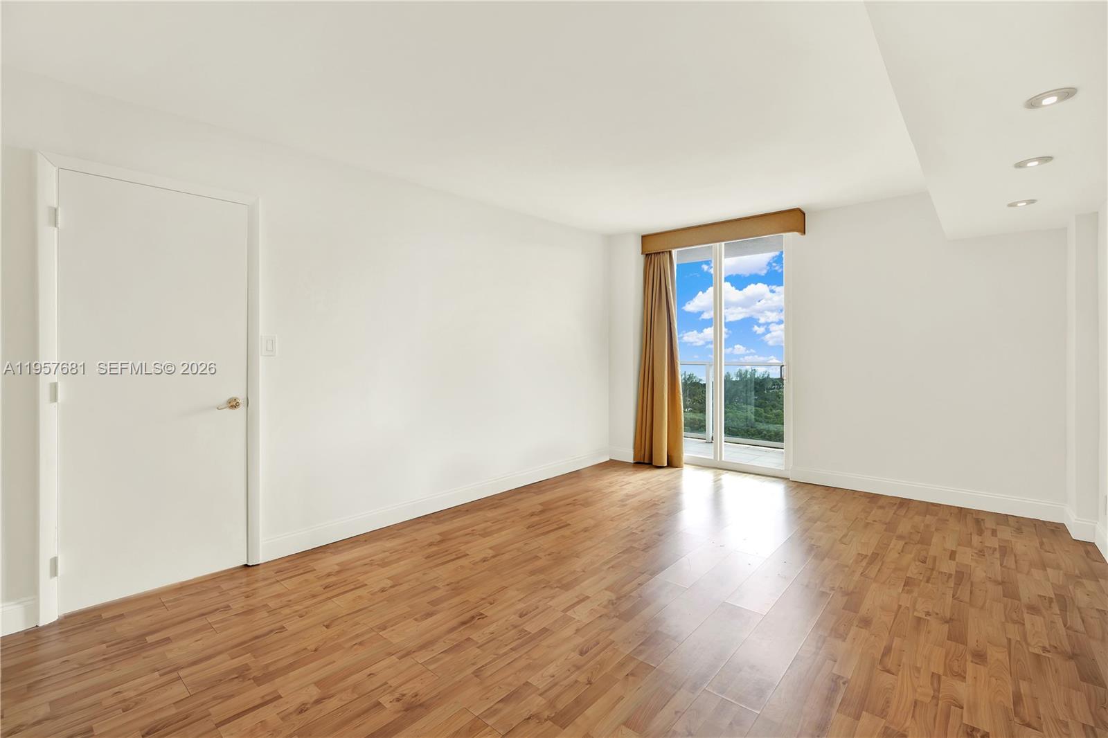 ARLEN HOUSE EAST CONDO - Residential