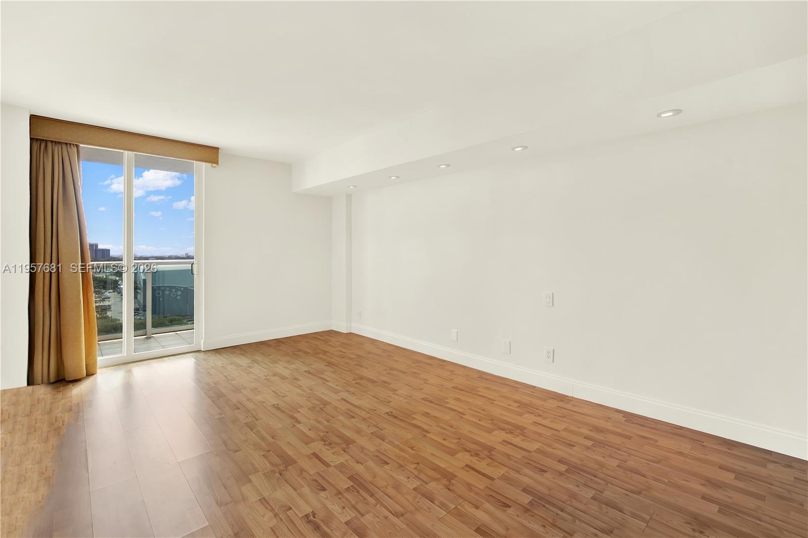 ARLEN HOUSE EAST CONDO - Residential