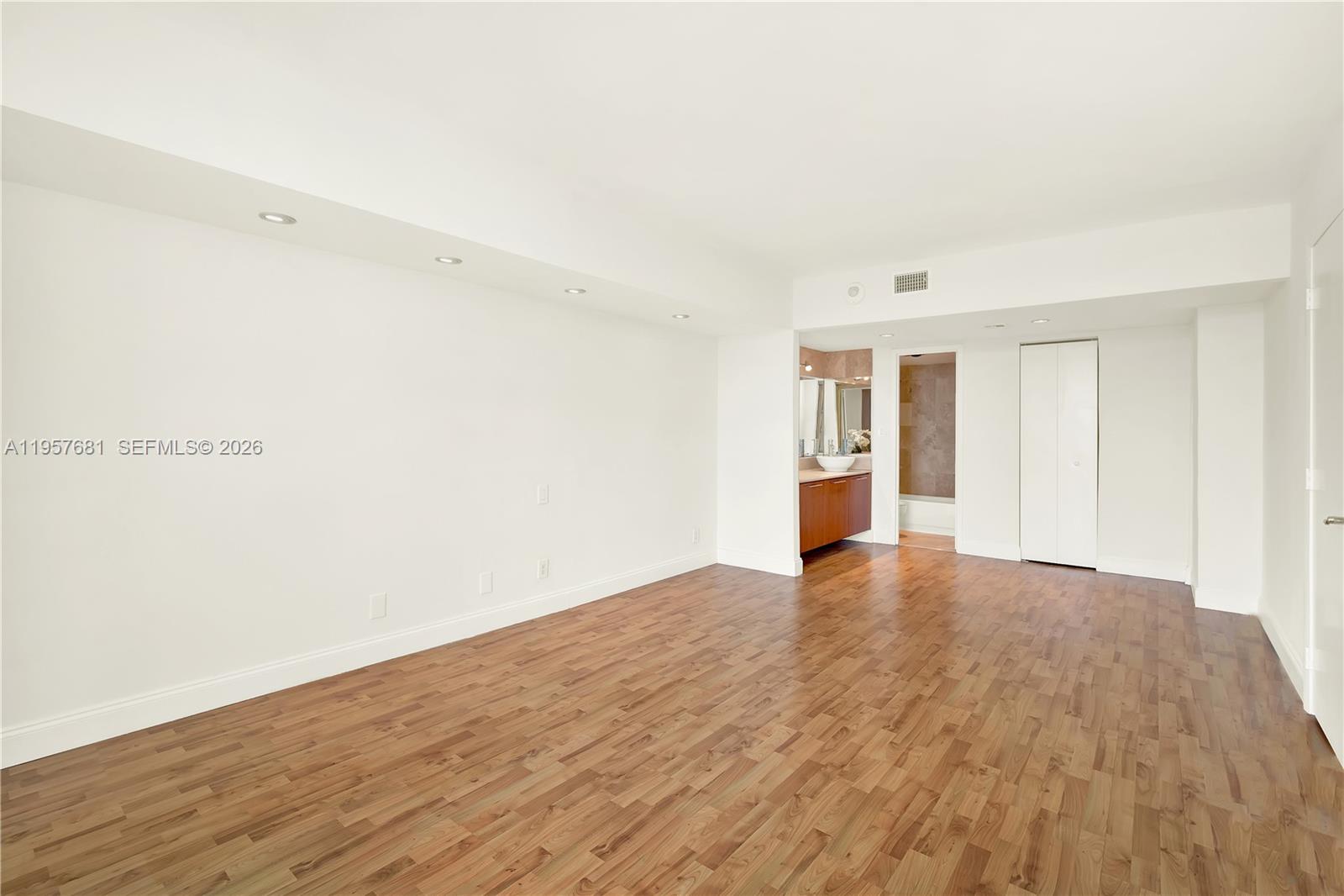 ARLEN HOUSE EAST CONDO - Residential