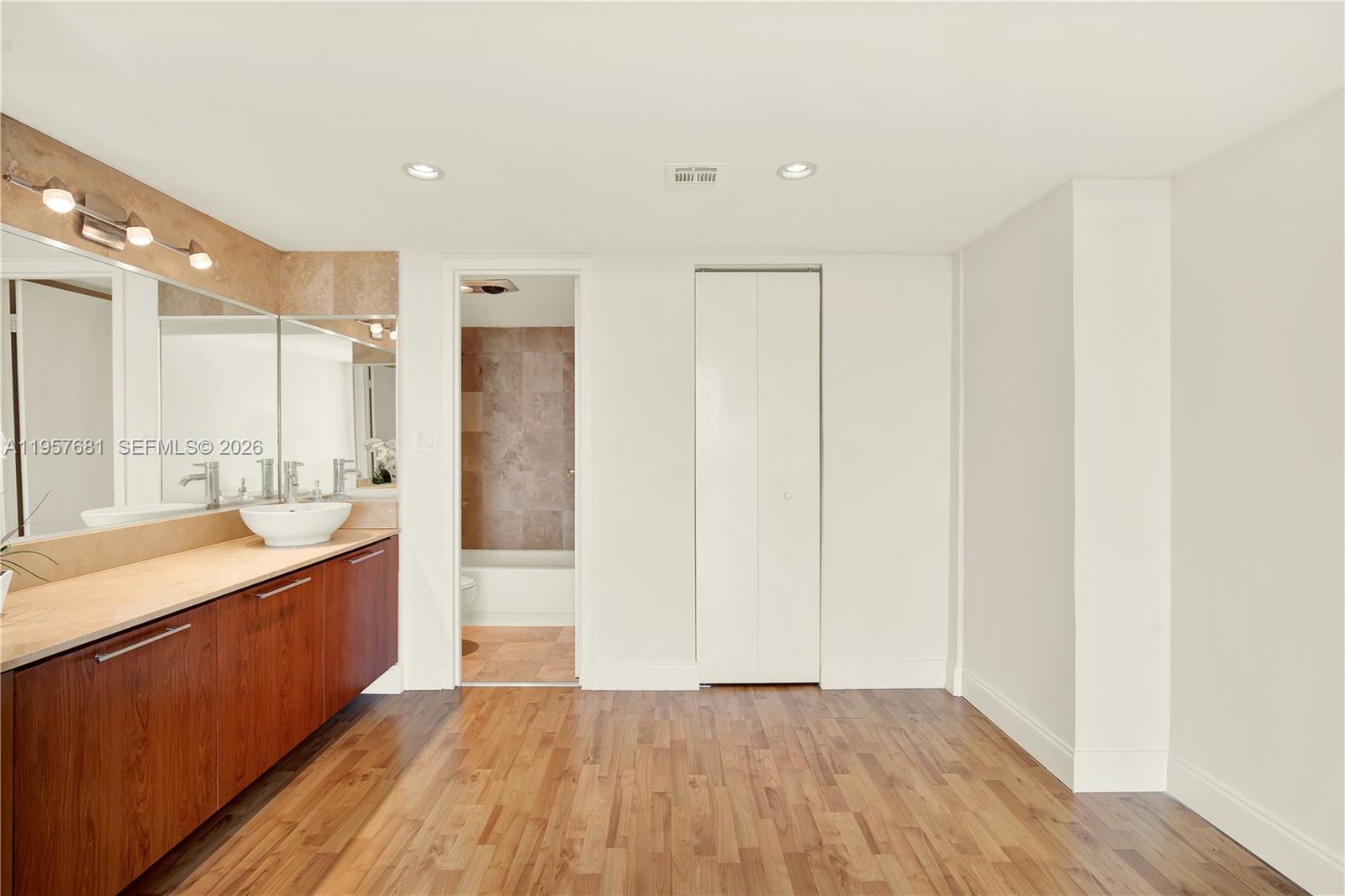 ARLEN HOUSE EAST CONDO - Residential