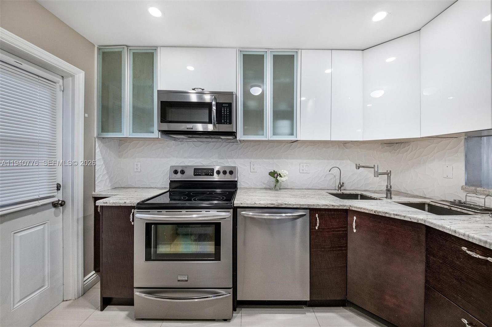 RIVIERA APTS SOUTH INC - Residential