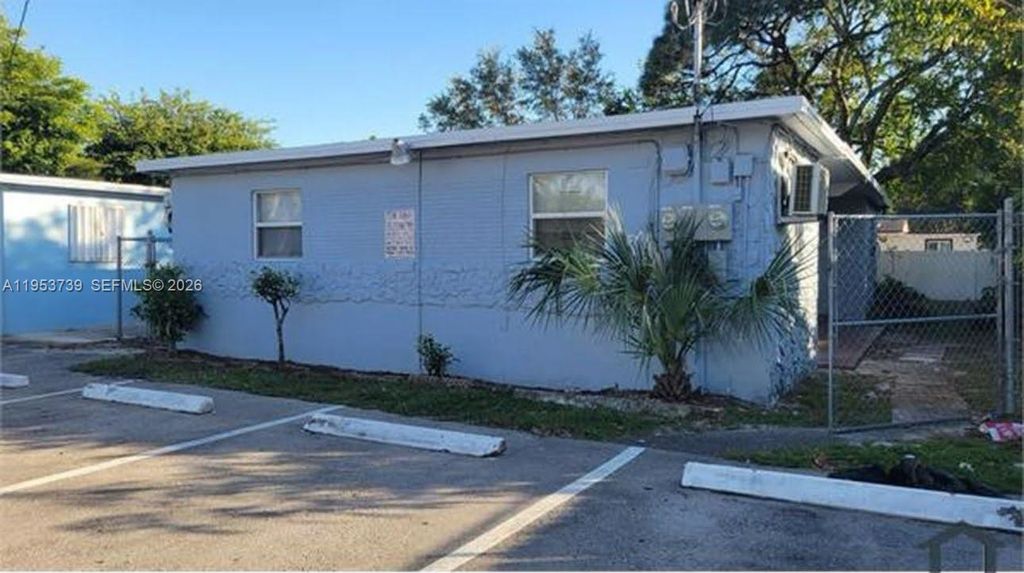 Photo of 1808 NW 9th St #2, Fort Lauderdale, FL 33311 (MLS # A11953739)