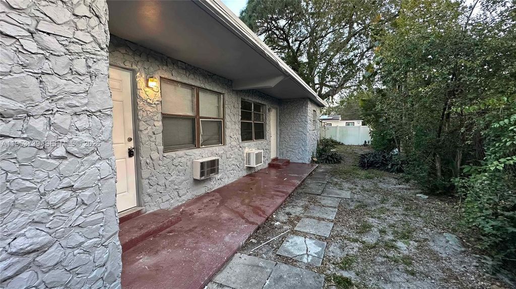 Photo of 1808 NW 9th St #2, Fort Lauderdale, FL 33311 (MLS # A11953739)